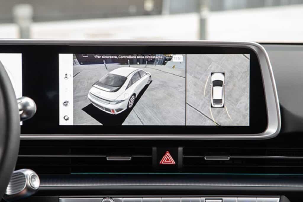 Hyundai grazie alla tecnologia ha reso le manovre per il parcheggio facili e sicure