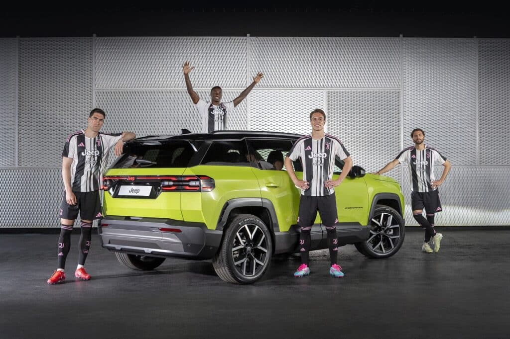 Jeep e Juventus: le prime immagini dei bianconeri con la nuova divisa [FOTO]