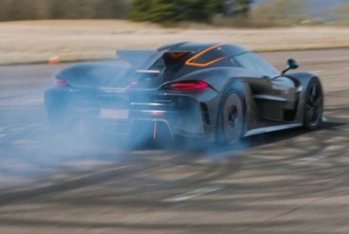Koenigsegg Jesko stabilisce il record di auto a benzina più scattante del pianeta [VIDEO]