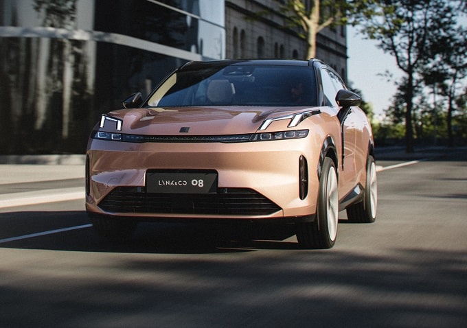 Lynk & Co 08: l’ibrida plug-in con 200 km in elettrico disponibile in Italia da luglio 2025