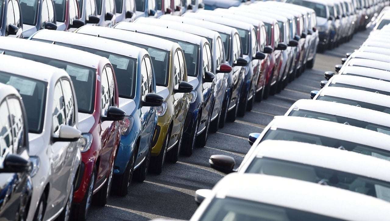 Mercato dell’auto in Italia: andamento contrastante nel 2024