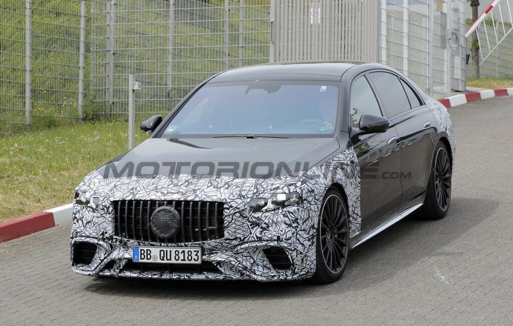 Mercedes-AMG S 63 2026: le FOTO SPIA del restyling