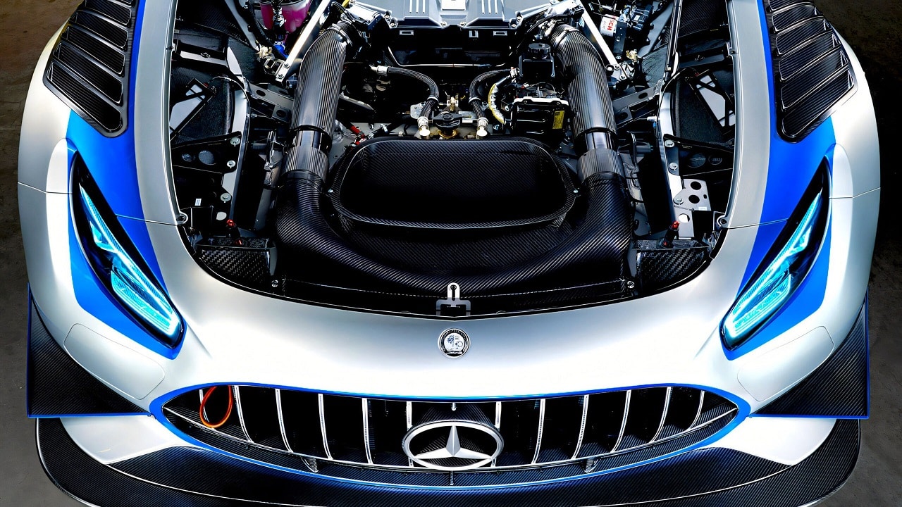 Mercedes punta a mantenere il motore V8