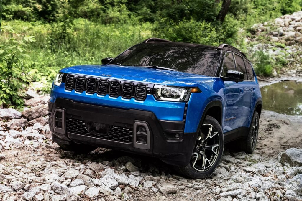 Nuova Jeep Cherokee: le prime immagini ufficiali
