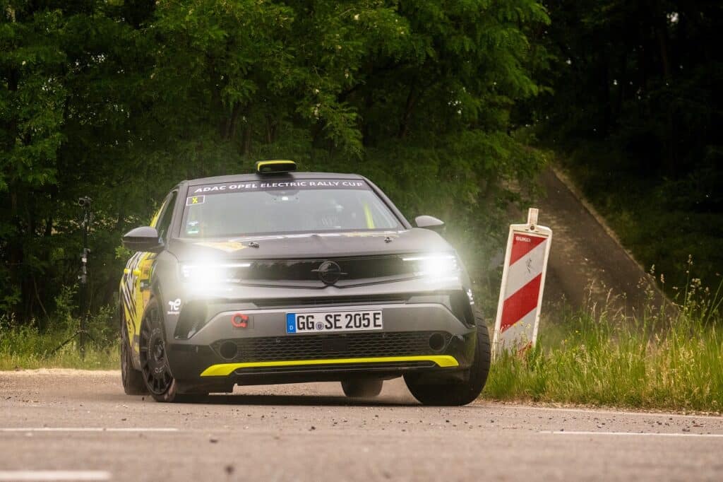 Opel Mokka GSE Rally: debutto da protagonista nel mondo dei rally elettrici