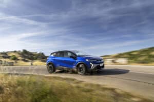 Renault: un nuovo motore full hybrid per Captur e Symbioz
