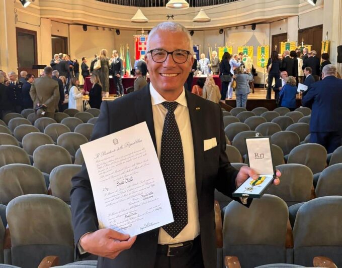 Santo Ficili, CEO di Alfa Romeo e Maserati, ha ricevuto la Stella al Merito del Lavoro