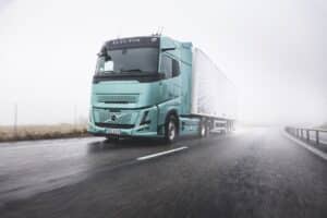 Volvo Trucks lancia il nuovo camion elettrico con 600 km d’autonomia e ricarica ultrarapida [FOTO]