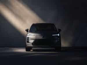 Volvo XC70 2026: le prime immagini del nuovo SUV plug-in [FOTO]