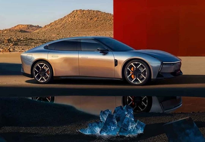 Nuova Xpeng P7: l’elettrica cinese si fa più filante diventando una berlina-coupé [FOTO]