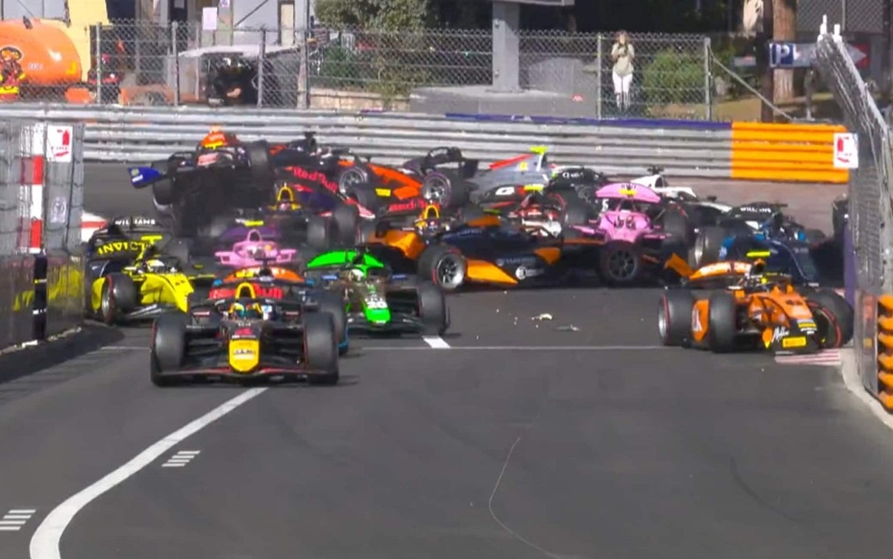 Formula 2, GP Monaco: mega incidente al via [VIDEO]