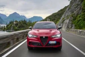 Alfa Romeo: confermato il rinvio della nuova Stelvio. E la Giulia si farà