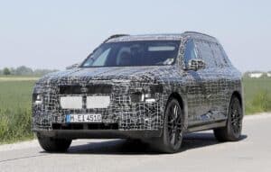 BMW X7 2028: si lavora allo sviluppo della nuova generazione del SUV [FOTO SPIA]