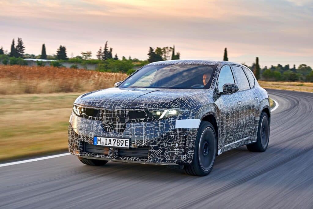BMW iX3 Neue Klasse: un rivoluzionario concentrato di tecnologia per il nuovo SUV elettrico [FOTO]