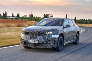 BMW iX3 Neue Klasse: un rivoluzionario concentrato di tecnologia per il nuovo SUV elettrico [FOTO]