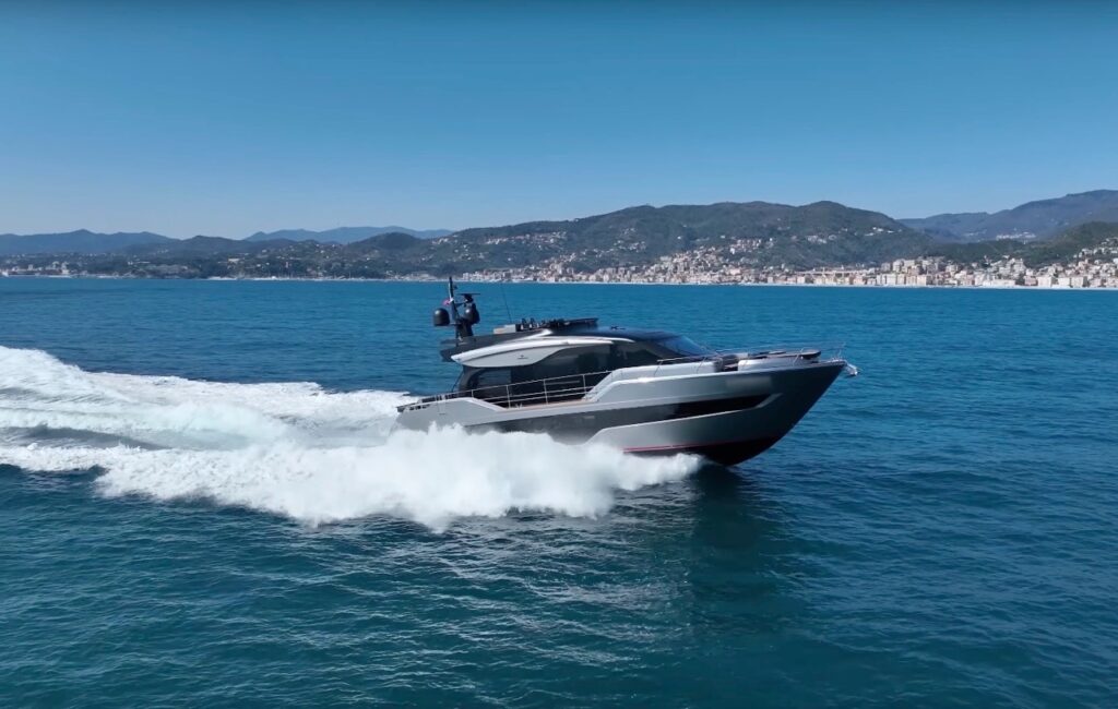 Cranchi 67 Corsa: la prova dello sportbridge di nuova generazione [VIDEO]