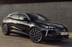 DS N°4, allestimenti e prezzi della nuova segmento C: si parte da 38.500 € [FOTO]