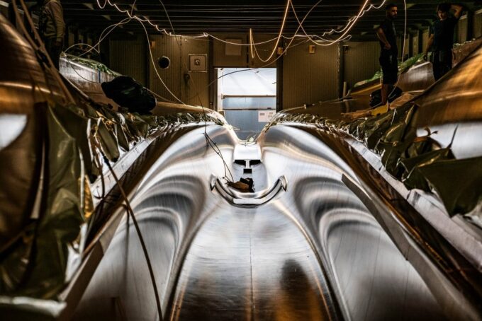 Ferrari Hypersail: il debutto del Cavallino nella vela con un monoscafo da 100 piedi a energia pulita [FOTO]