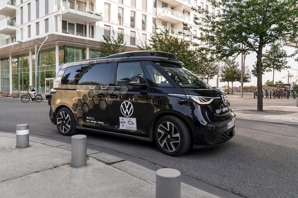 ID.Buzz AD: MOIA presenta il primo veicolo autonomo di serie [FOTO]