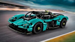 Aston Martin Valkyrie: arriva il modellino da costruire coi mattoncini LEGO