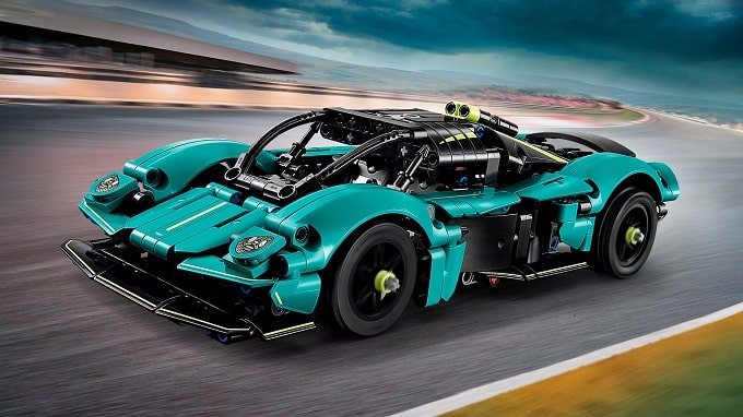 Aston Martin Valkyrie: arriva il modellino da costruire coi mattoncini LEGO