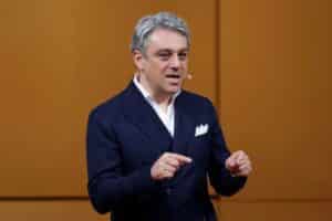 Luca de Meo lascia Renault: la carriera del manager che ha dedicato una vita all’auto