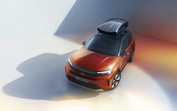 Opel Frontera: tanti pratici accessori esaltano la versatilità del SUV [FOTO]