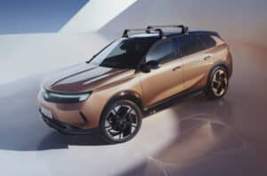 Opel Grandland: il SUV versatile si arricchisce con accessori pratici e intelligenti [VIDEO]