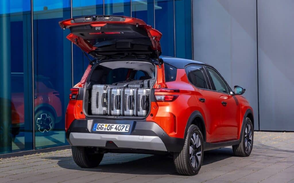 Opel Frontera è il SUV adatto alle famiglie: tanto spazio a bordo e massima flessibilità