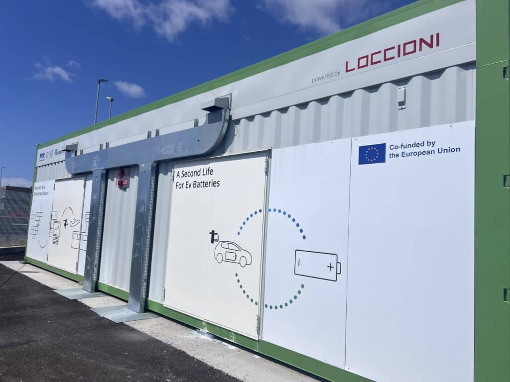 Le batterie di Nissan Leaf alimentano il sistema Pioneer dell’Aeroporto di Fiumicino