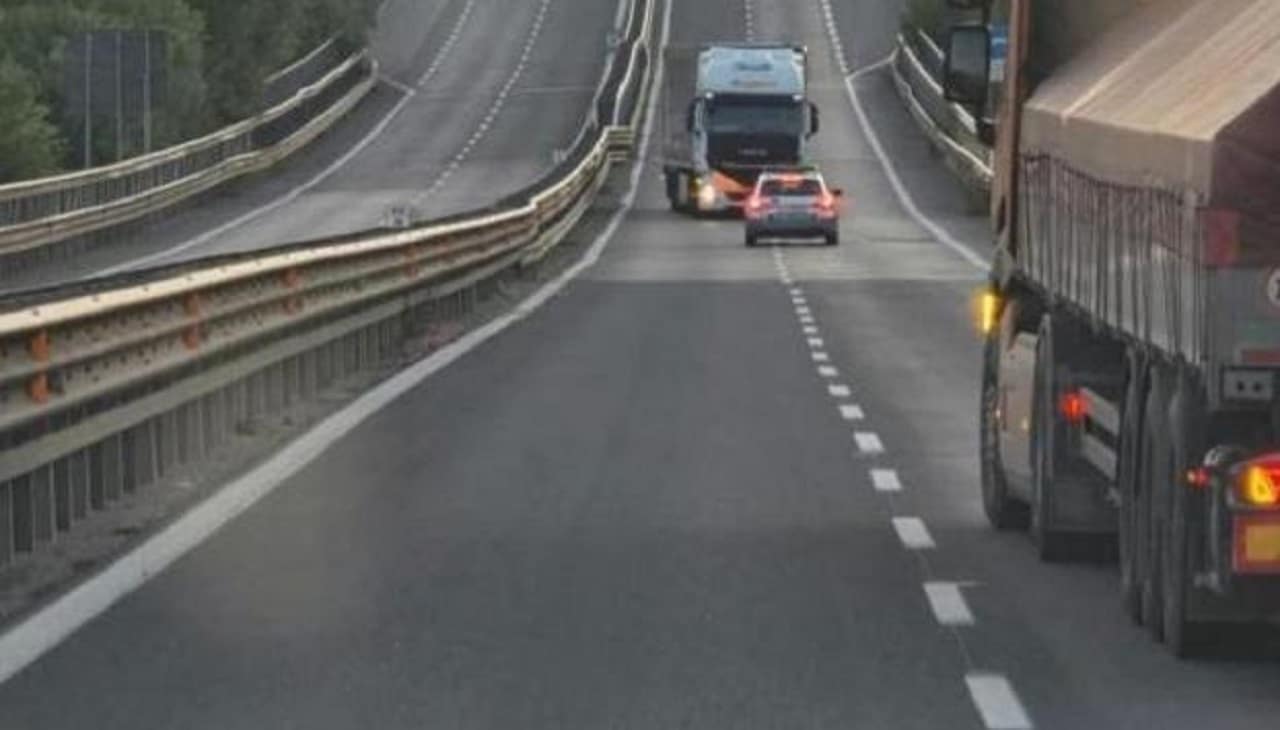 Tir contromano per 8 Km sulla superstrada Siena-Grosseto [VIDEO]