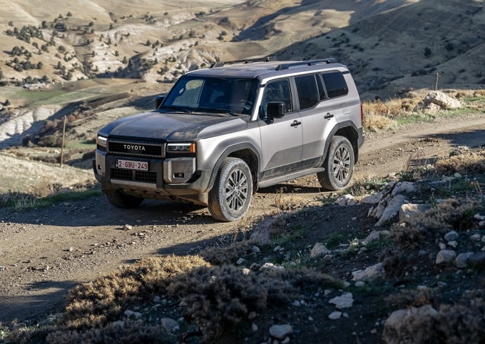 Toyota Land Cruiser: il fuoristrada ora è anche mild-hybrid con tecnologia 48V [FOTO]