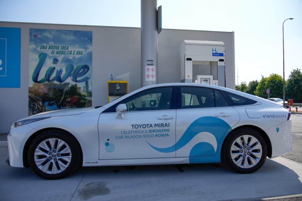 Toyota: inaugurato con Kinto il primo car sharing ad idrogeno [FOTO]