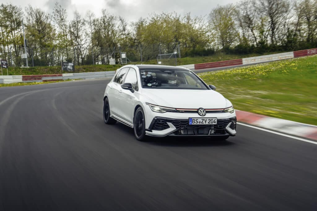 Volkswagen Golf: la GTI Edition 50 fa il record al Nurburgring [VIDEO]