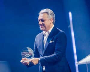 Clamoroso: Luca De Meo lascia il Gruppo Renault e il mondo auto