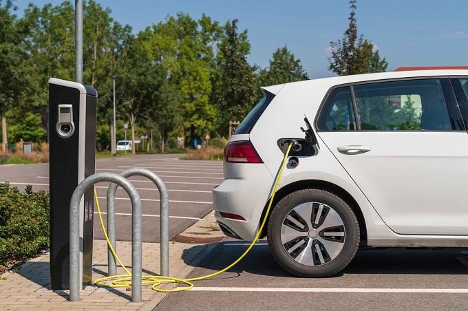 Incentivi auto elettriche 2025: nuovi ecobonus fino a 11.000 euro da settembre