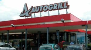 Autogrill: i prezzi continuano a salire, panini e acqua costano 4 volte più rispetto al 2024