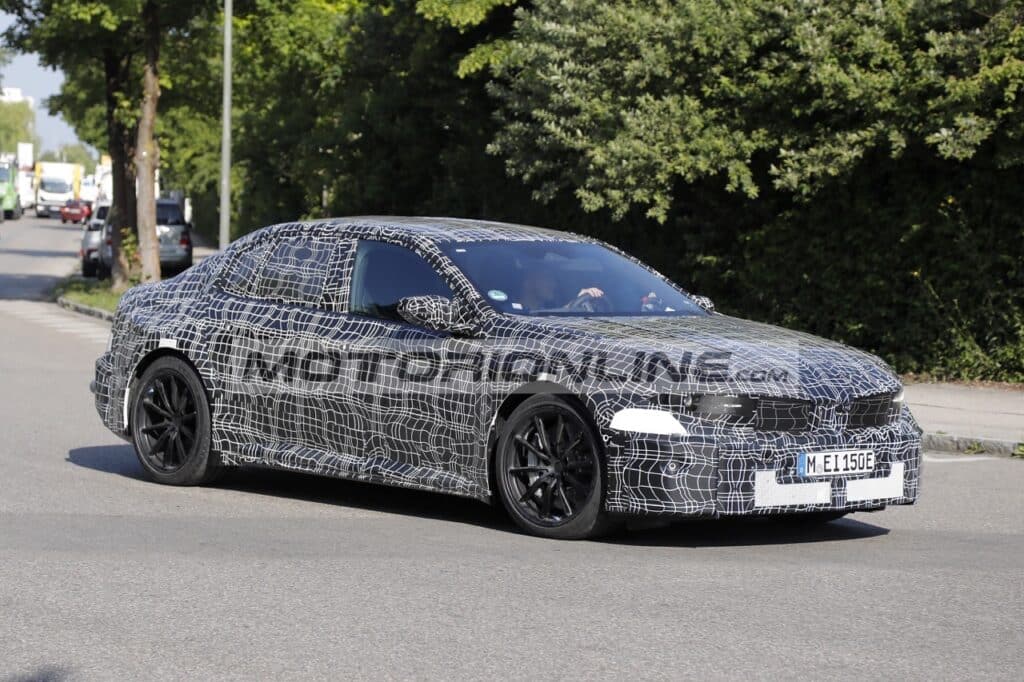 BMW M3 EV 2027: si mostra la versione di produzione [FOTO SPIA]