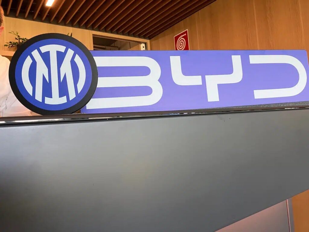 BYD e l’accordo con l’Inter: “Due eccellenze, una sola visione” [VIDEO]