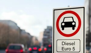 Blocco diesel Euro 5 rinviato al 2026: più flessibilità per le Regioni e divieto solo nelle grandi città