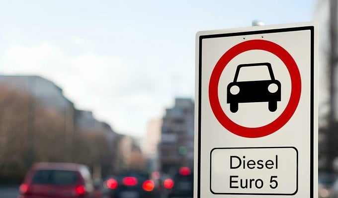 Blocco diesel Euro 5 rinviato al 2026: più flessibilità per le Regioni e divieto solo nelle grandi città