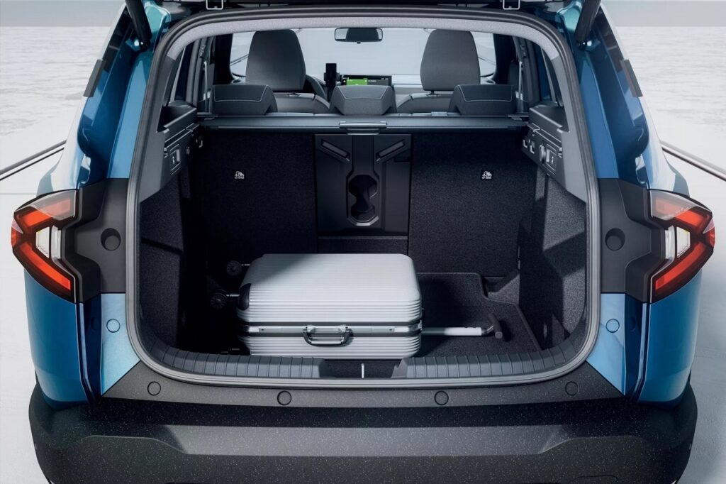 Dacia Bigster: spazio da record per passeggeri e bagagli