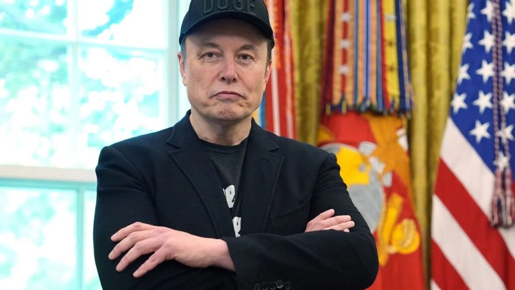Elon Musk perde 15 miliardi di dollari dopo il crollo delle azioni di Tesla