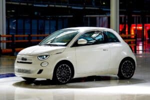 FIAT 500 Hybrid: al via la produzione a Mirafiori da novembre, ecco le prime immagini
