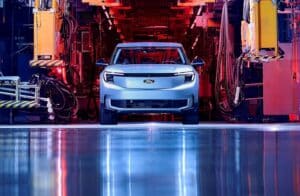 Ford taglia 2.900 posti di lavoro a Colonia entro il 2032: accordo su piano di uscite volontarie
