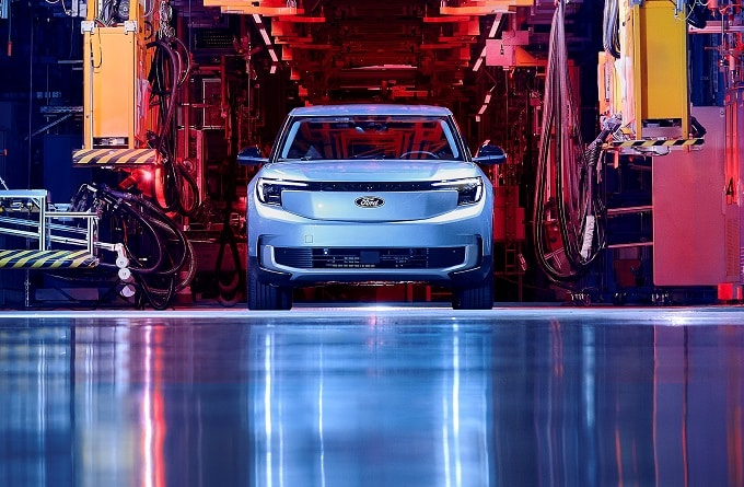 Ford taglia 2.900 posti di lavoro a Colonia entro il 2032: accordo su piano di uscite volontarie