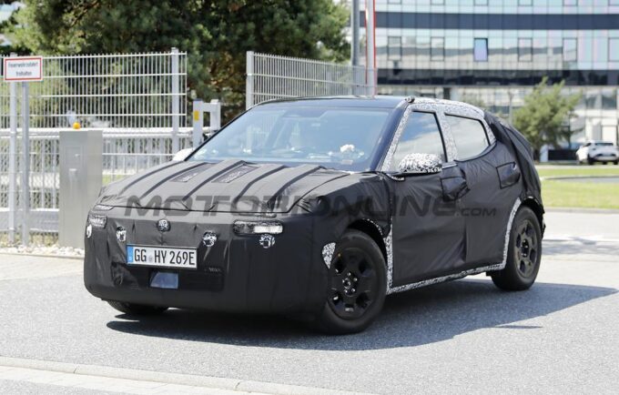 Hyundai Ioniq 2: le prime FOTO SPIA della nuova compatta elettrica