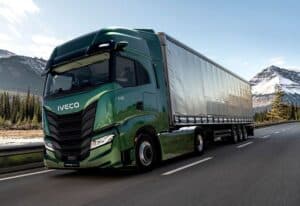 Iveco Group ceduta agli indiani di Tata Motors per 3,8 miliardi, il ramo difesa a Leonardo