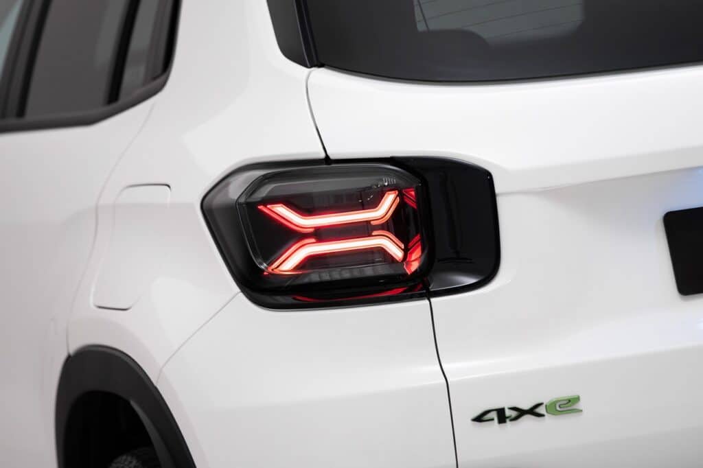 Jeep protagonista ai 105 Xmasters 2025 con Avenger 4xe