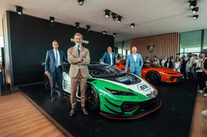 Lamborghini Temerario GT3 ha dato spettacolo a Goodwod insieme alla Temerario stradale [FOTO]